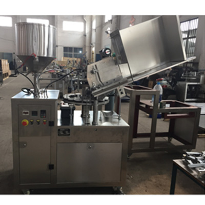 小型全自動鋁管灌裝（zhuāng）封尾機-09