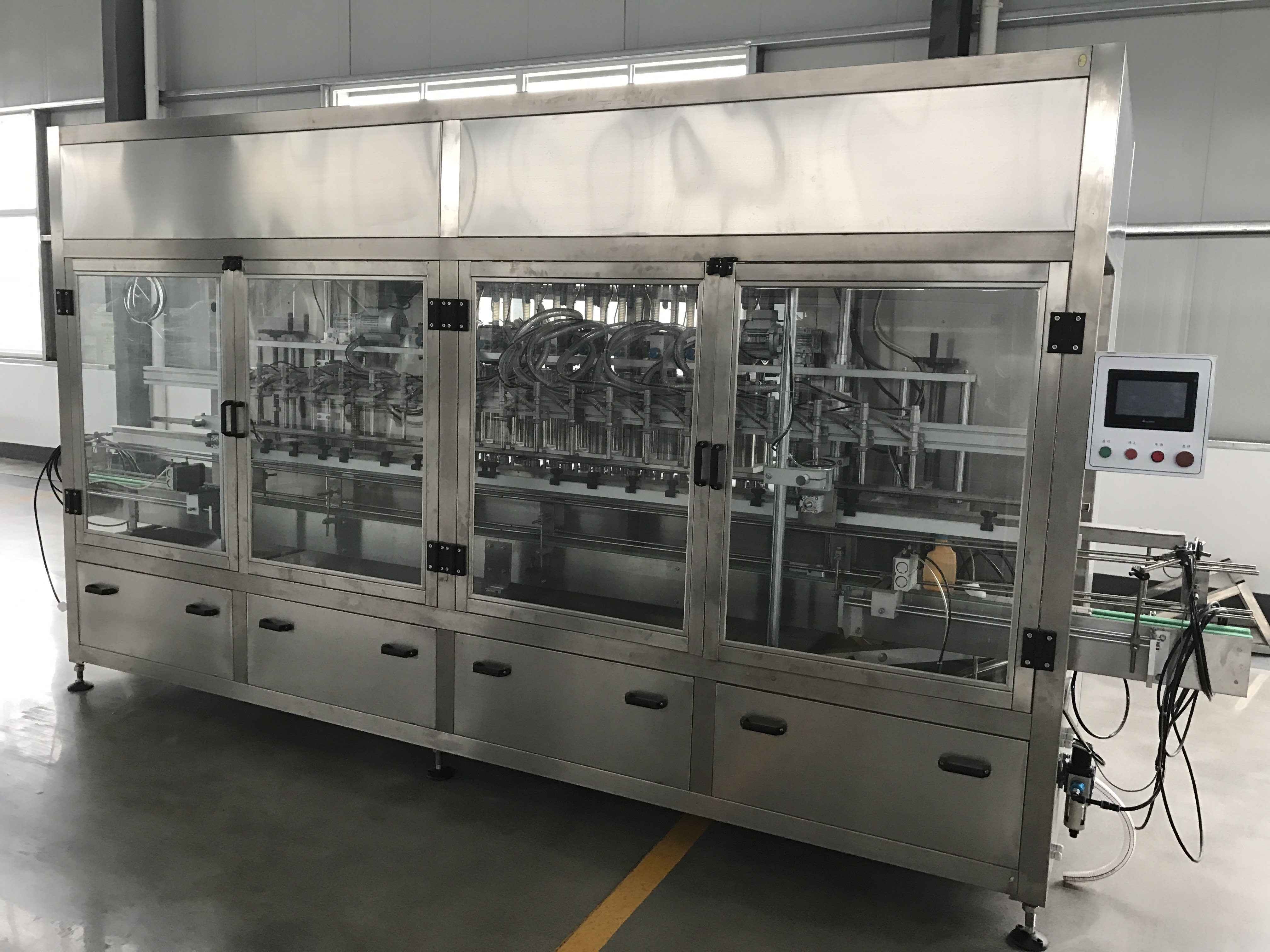 16頭（tóu）活（huó）塞直線灌裝機（jī）